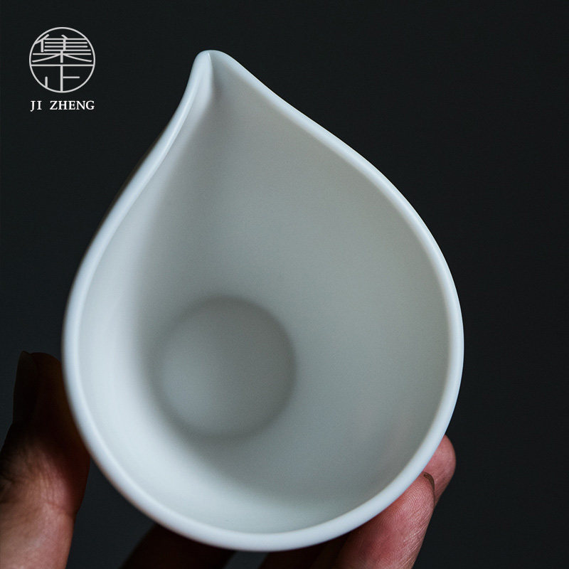 集正 羊脂玉无釉素烧公道杯 白瓷功夫茶具分茶器家用办公分茶均杯图片