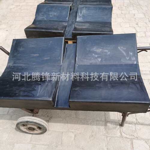 厂家供应橡胶钢卷鞍座金属卷板底座固定橡胶板V型垫板耐磨防滑