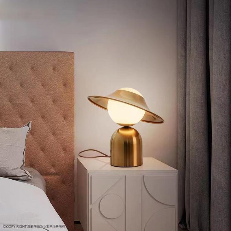 北欧创意个性台灯简约客厅卧室设计师时尚儿童玻璃艺术装饰床头灯