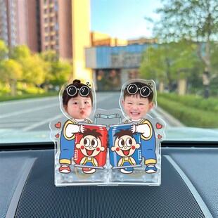 2025b年新款 饰 摇头汽车摆件情侣双人兄妹闺蜜定制中控台太阳能装