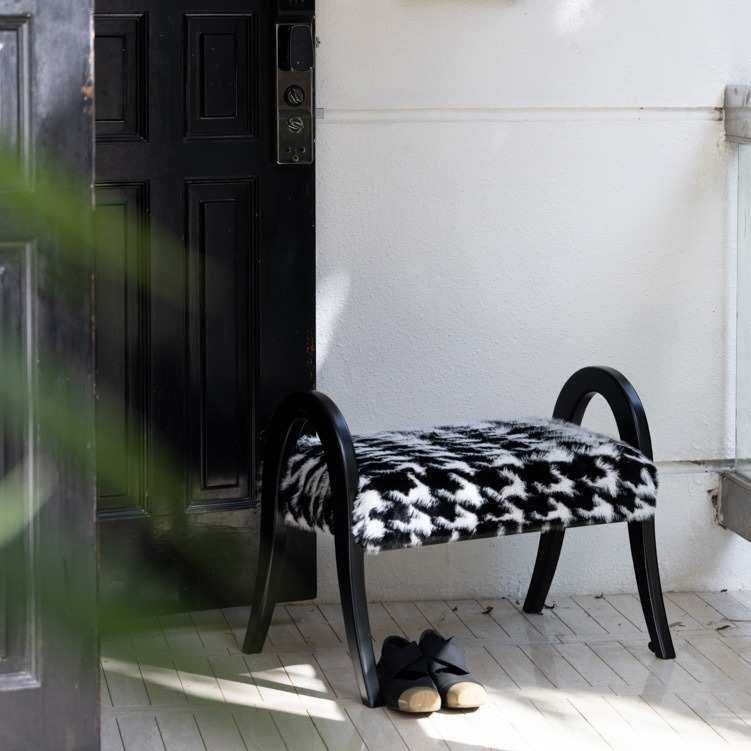 网红玄关水貂绒换鞋凳家用客厅创意软包矮凳简约复古脚蹬凳子收纳,模玩/动漫/周边/娃圈三坑/桌游,模型制作工具/辅料耗材,淘宝优惠券,粉丝福利购,淘宝优惠卷