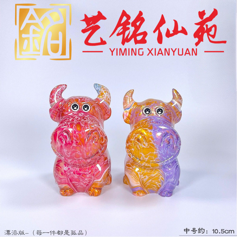 香樟木雕漂漆可爱呆牛艺铭仙苑彩绘木制生肖牛创意景区工艺品摆件