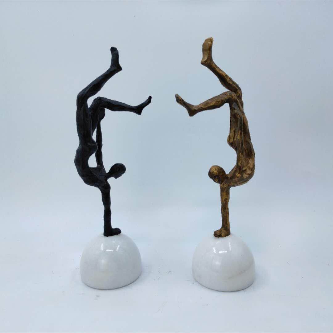 创意家居办公室书房金属装饰品摆设现代简约时尚运动体操人物摆件