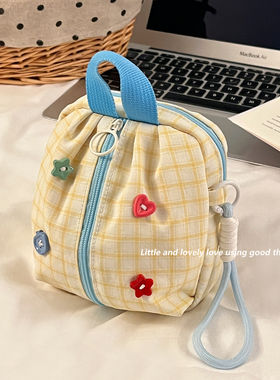 卫生巾收纳包月事装姨妈巾学生专用袋随身小巧便携化妆品零钱小包