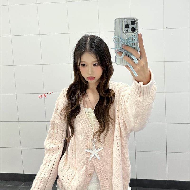 温柔风甜美粉色v领毛衣外套女2025秋装宽松减龄麻花针织开衫上衣