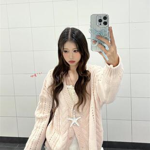 温柔风甜美粉色v领毛衣外套女2025秋装宽松减龄麻花针织开衫上衣