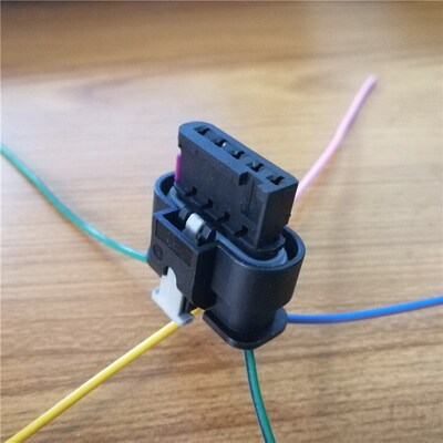 适用重汽豪沃扁五插氮氧传感器插头陕汽德龙解放NOX模块插座线束
