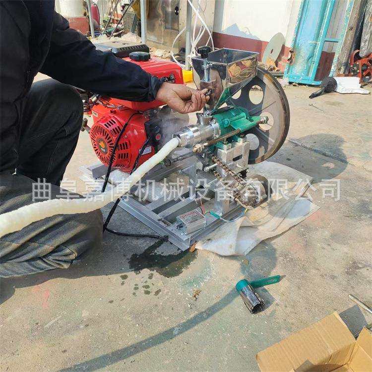 放在轿车后备箱的小型食品玉米膨化机 汽油机带自动切断空心棒机,标准件/零部件/工业耗材,车间地垫,淘宝优惠券,粉丝福利购,淘宝优惠卷