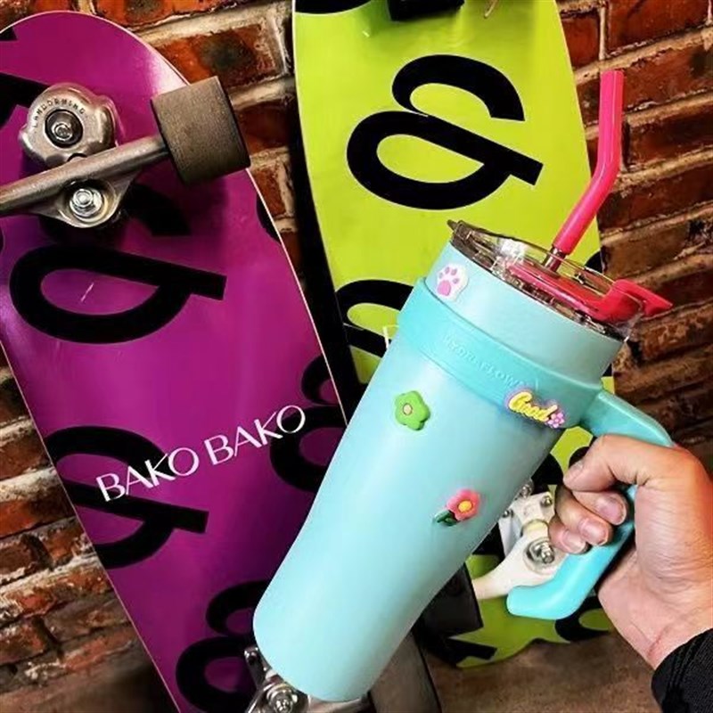 新款黑粉冰霸杯巨无霸大容量保温水杯手柄吸管保温杯4U0oz汽车杯