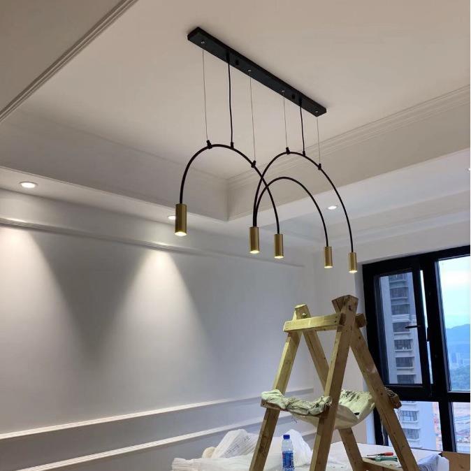 北欧铁艺线条吊灯设计师创意个性拱形咖啡餐厅饭桌吧台灯工业风