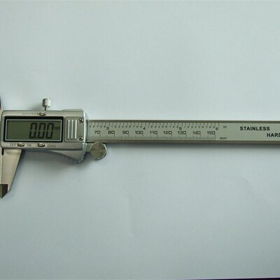 鹤云天HYT85系列金属超大屏三按键数显卡尺0-150mm 200 300