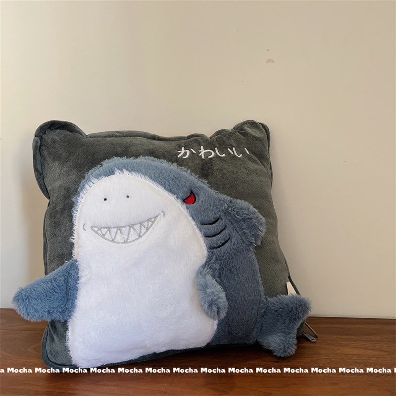 可爱鲨鱼抱枕被子两用办公室午睡小枕G头车载毯子汽车内车用折叠