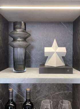 样板间现代简约家居软装饰品酒柜酒具套装挂画玻璃摆件组合ZH3331