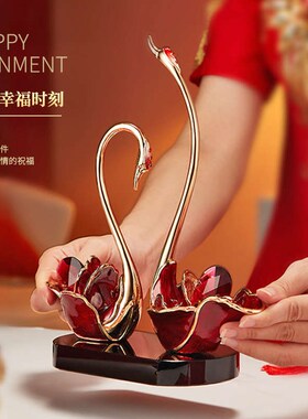 轻奢摆件天鹅家居玄关柜精致客厅茶几桌面摆件结婚送礼喜庆装饰品