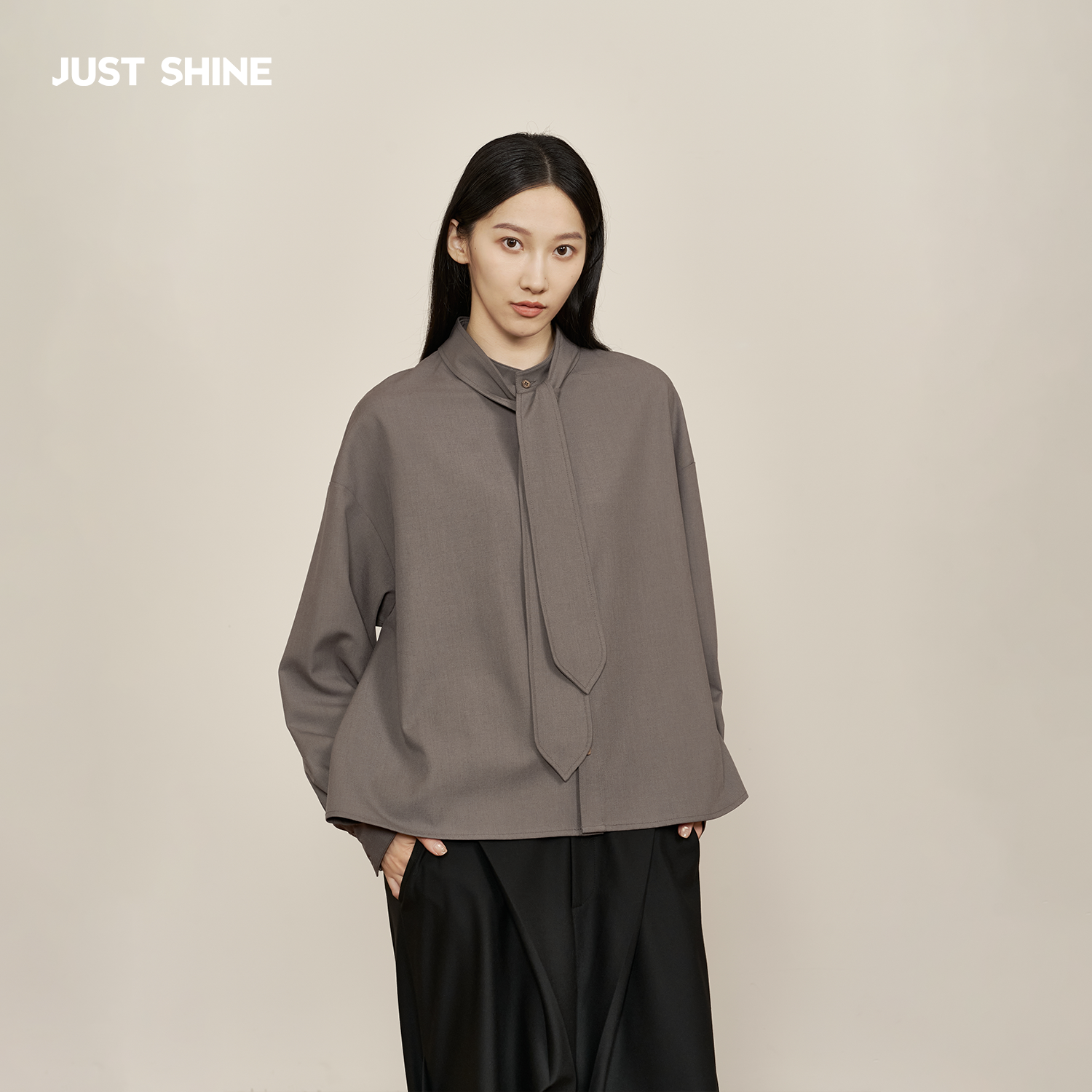 复古灰调系带衬衫宽松垂感长袖款