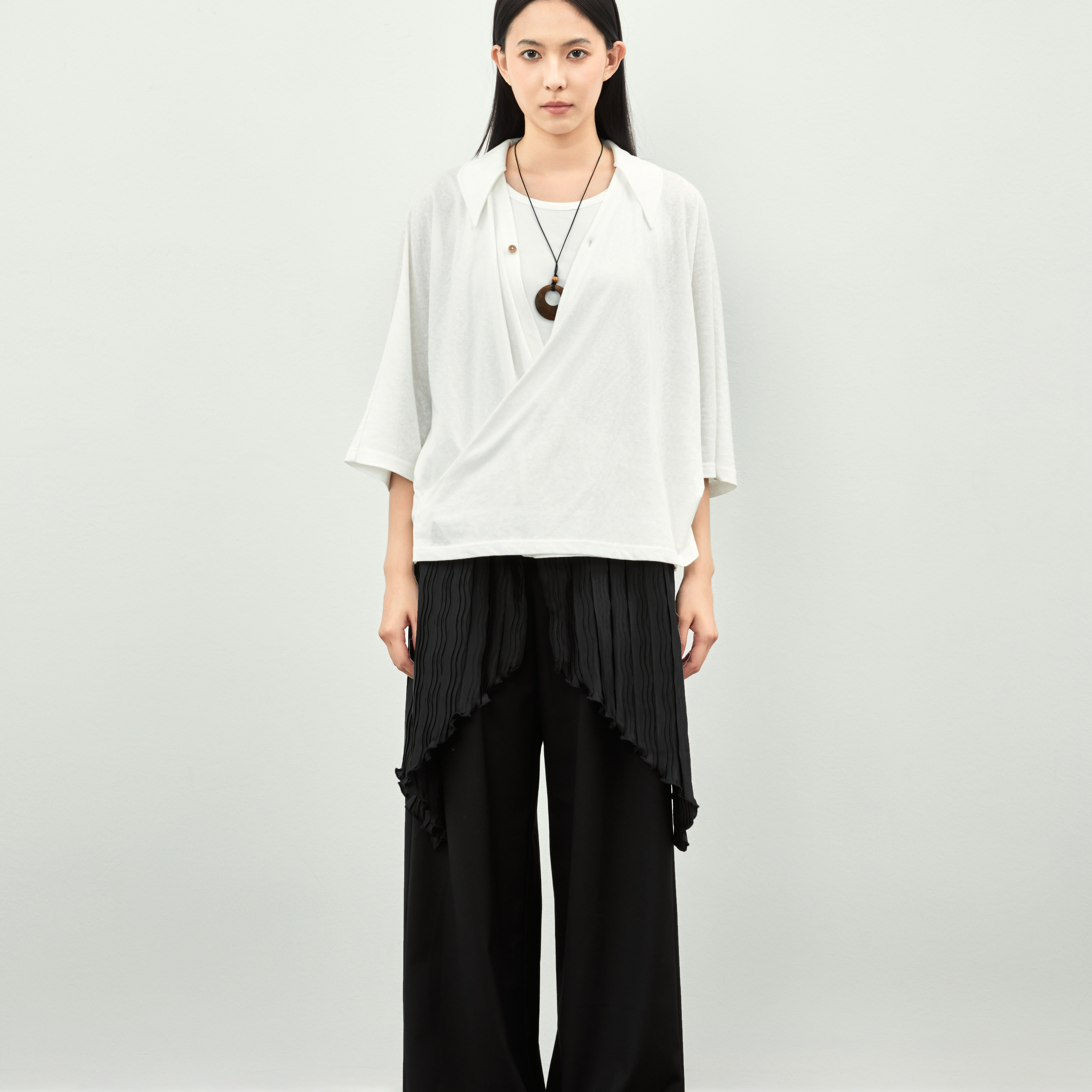 中性款宽松轻奢高级感休闲白色