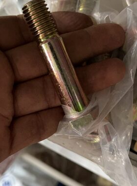 潍柴雷沃RG50/60/70/80收割机配件原厂刀头螺栓