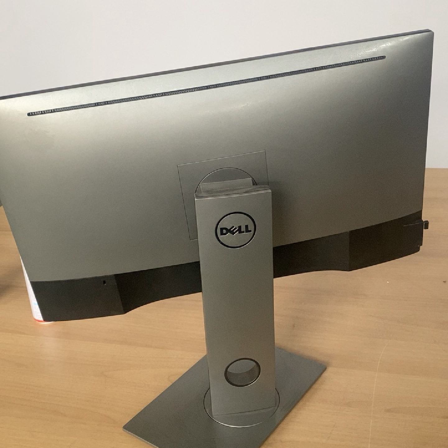 戴尔 U2717D 27寸2K高分显示器，四边微边框，IPS议价