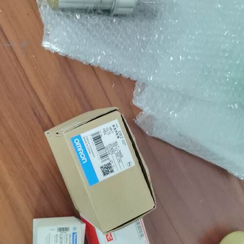 议价*Danfoss电磁阀线圈全新原装018F7351 LAD22C，E5EZ-R3T全新