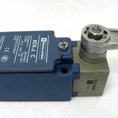 议价施耐德光电XUM9APXBL2全新正品质保一年公司开店可开增票可开