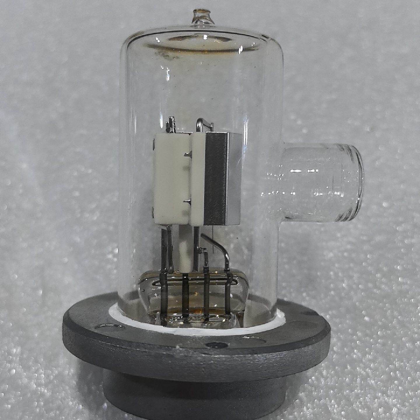 这是滨松HAMAMATSUL2D2Lamp光源组件是--议价商品