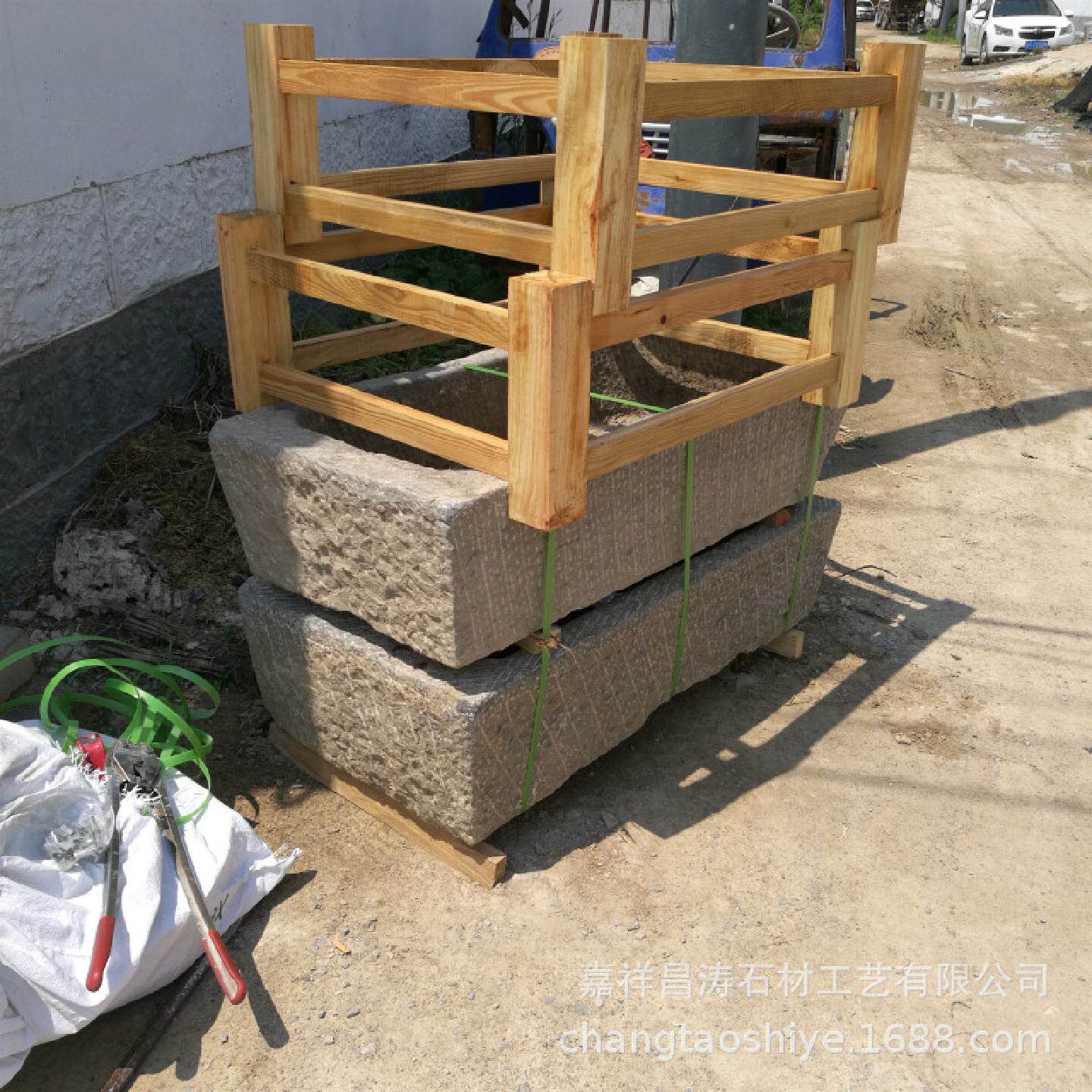 老石槽木架底座组合石槽鱼缸流水盆景区石盆手工雕刻工艺青石石雕