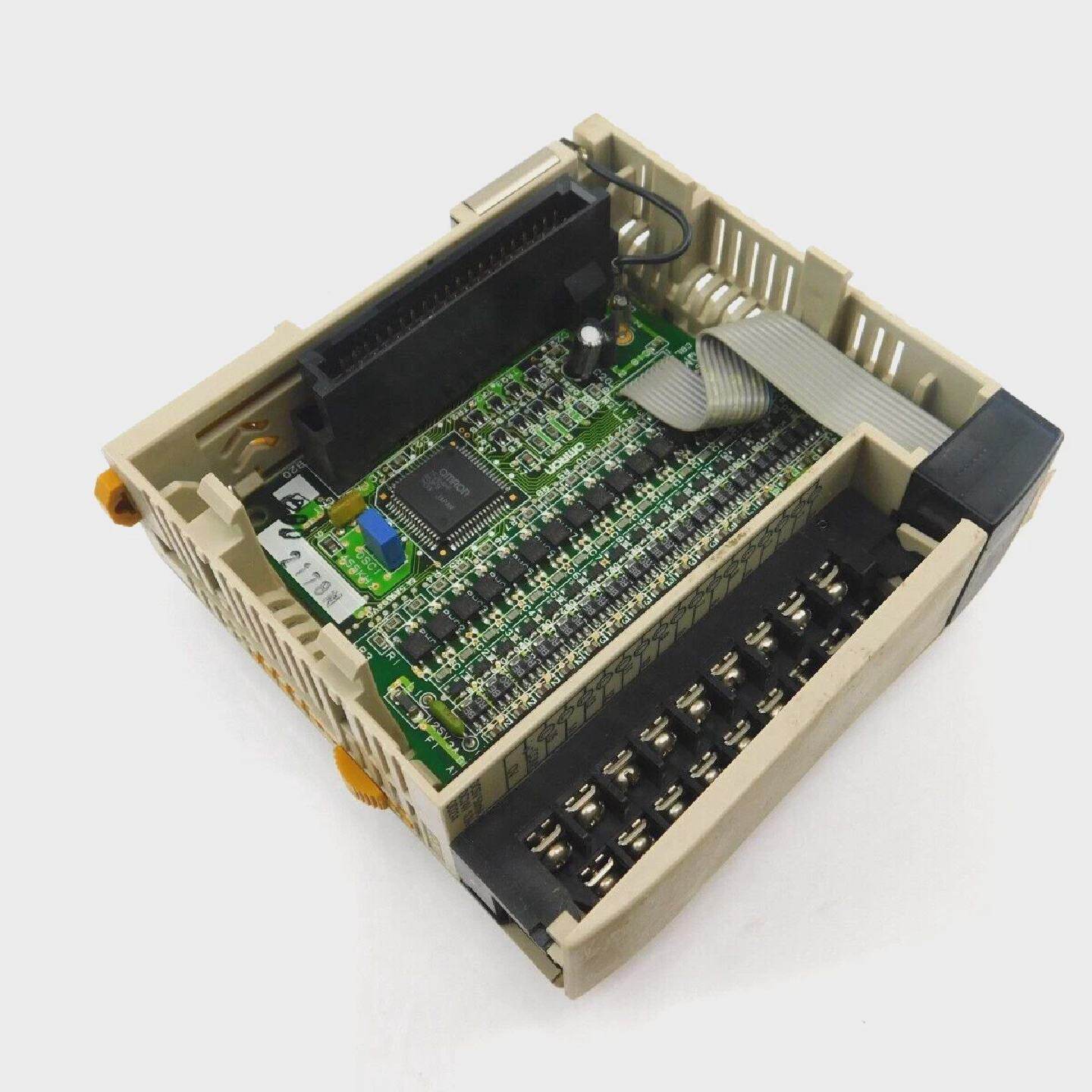 Omron CQMI0D214 Output Module