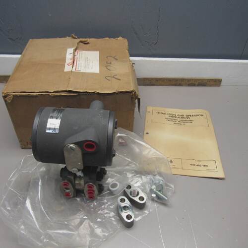 ROBERTSHAW 117B1A2A PRESSURE TRANSMITTER 030150 ADJ RANGE NE