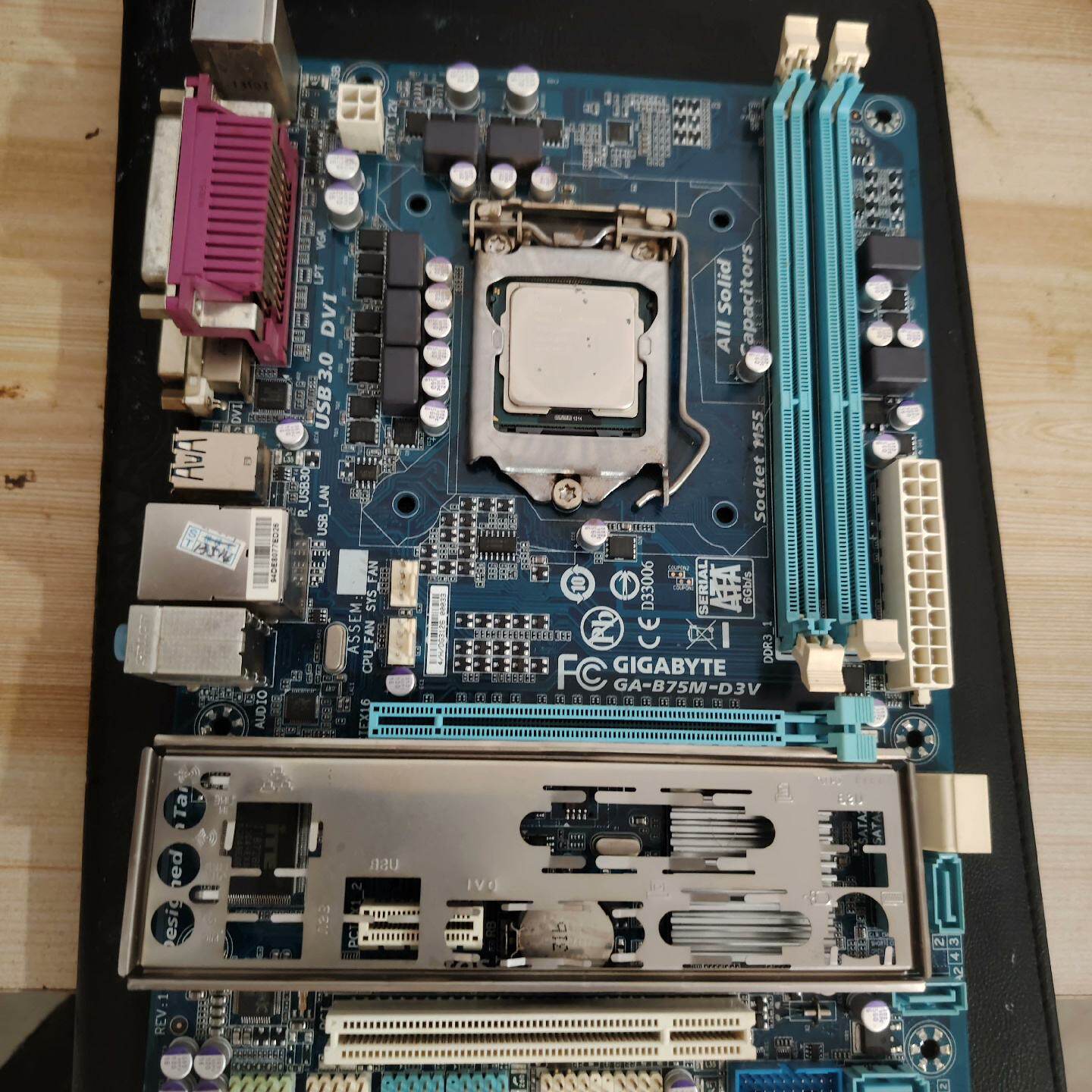 溢价-i33220cpuGAB75MD3V主板测试过正常