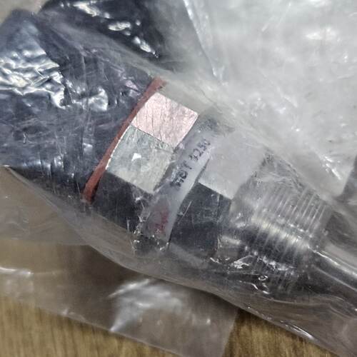 议价Danfoss MBT5250 084Z8011 PT100 ClassB 温度感测器全新现货