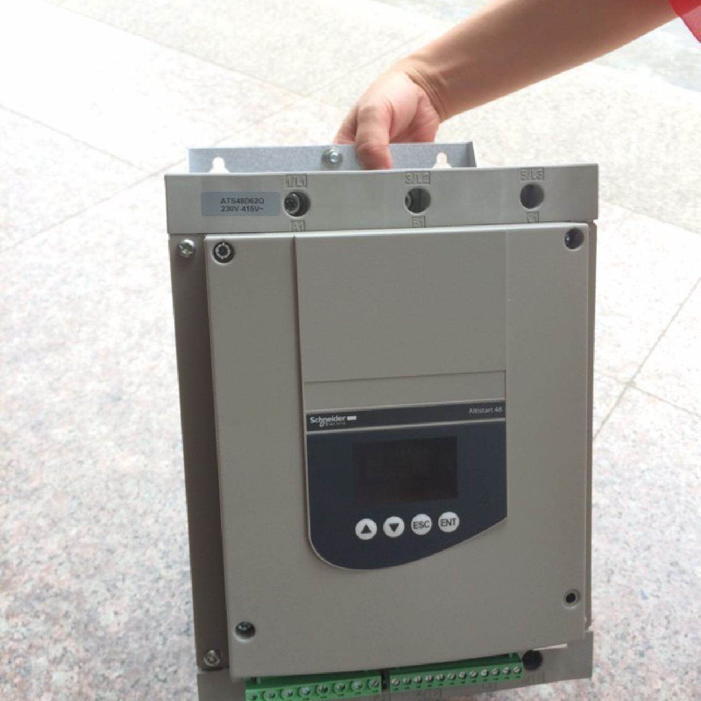 议价施耐德软启动器 ATS48D62Q 现货供应 原产（苏州）行货供质保