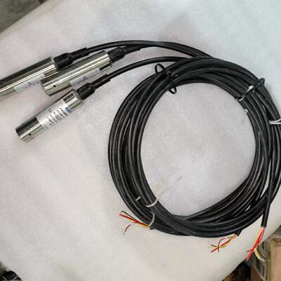 议价麦克MPM4700型智能液位变送器，工程余料，有三个，标价是