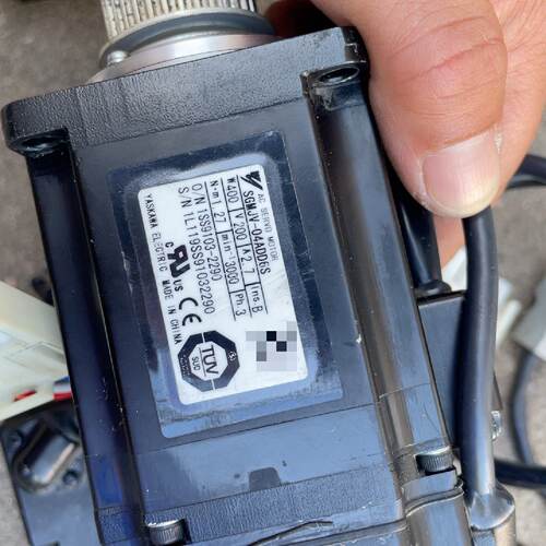 (议)安川SGMJV04ADD6S3个SGMAV02A