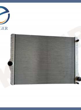 适用宝马F18冷却系统水箱 OE17117612954 高品质汽配