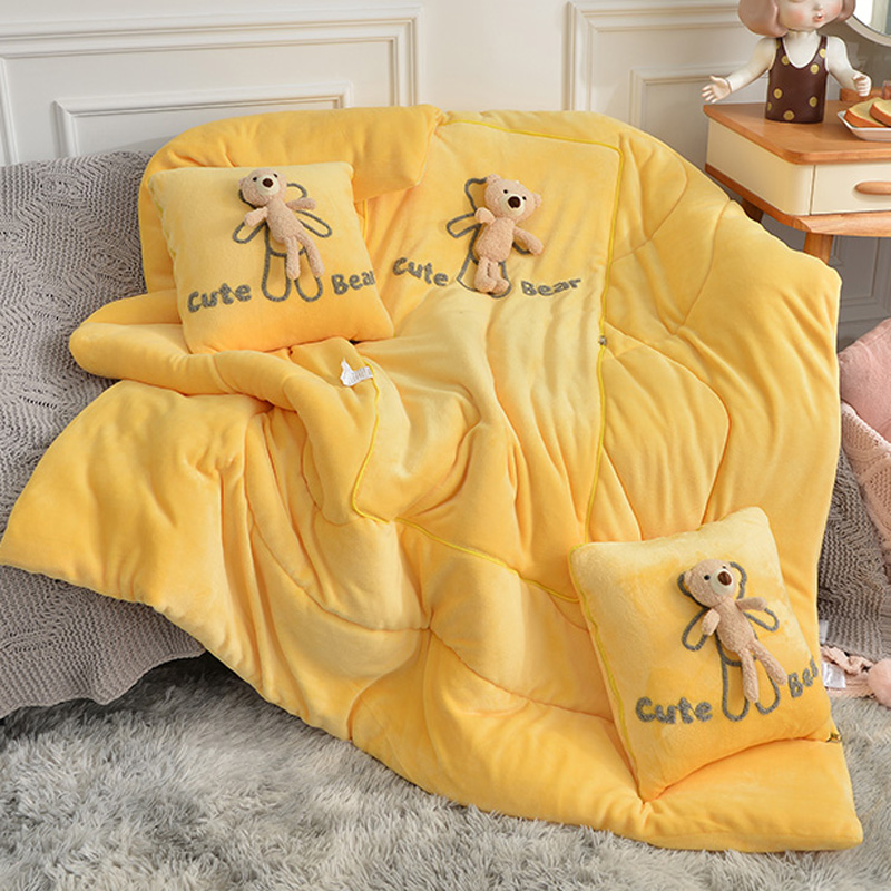 牛奶绒加厚抱枕被子两用车载靠垫珊瑚绒毯子办公室午Y休空调被枕