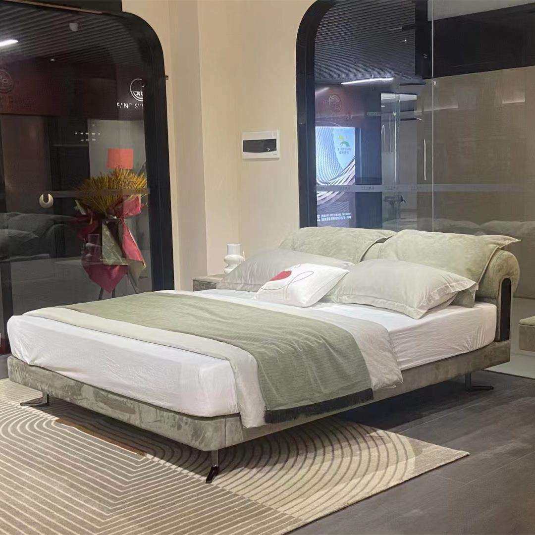 意式极简布艺床轻奢北欧主卧室1.8米磨砂布艺床羽绒软靠背双人床