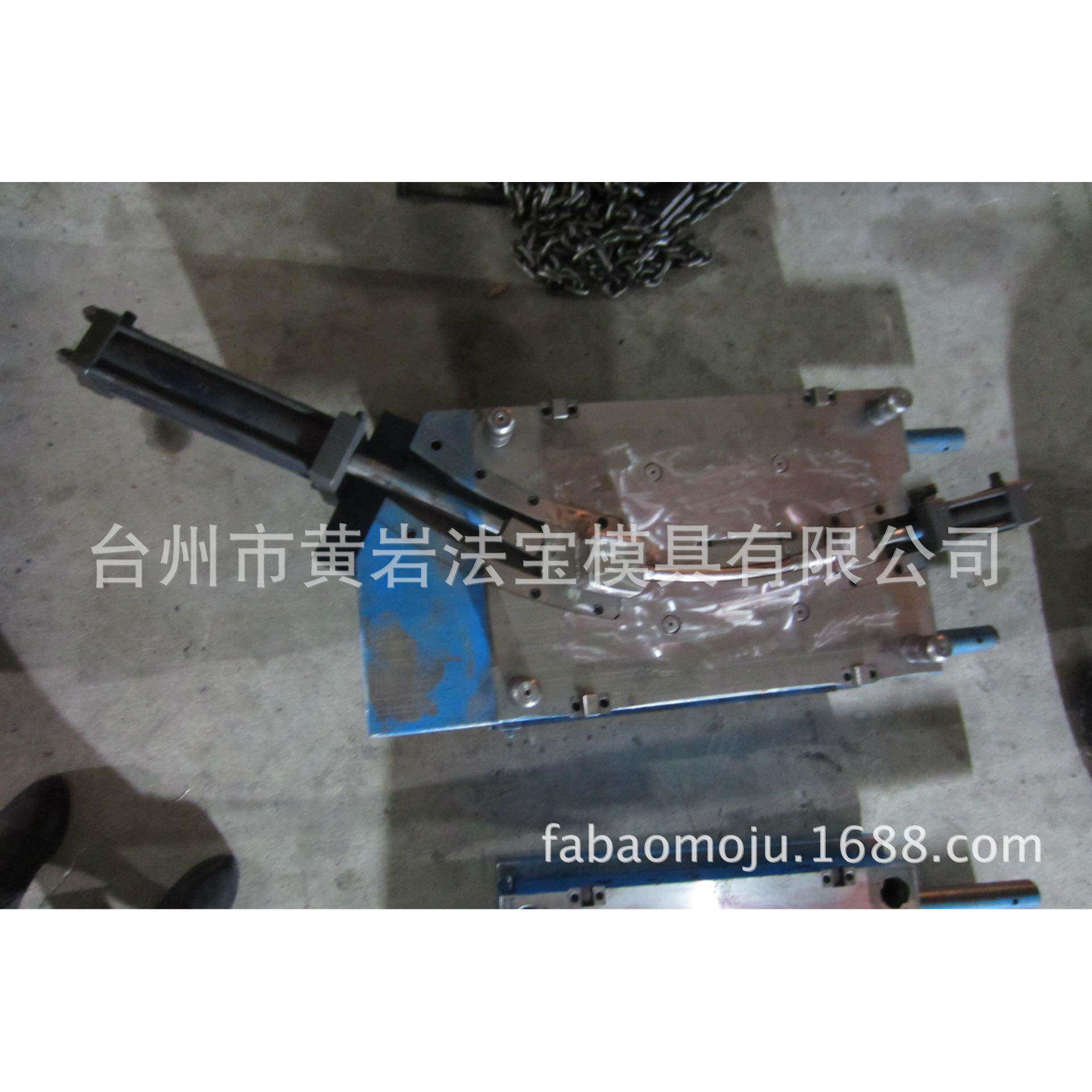 专业供应各种汽车配件模具塑料模具专业制作台州黄岩