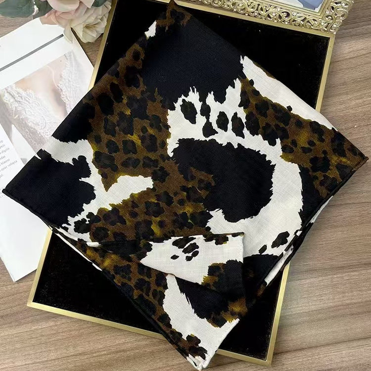 桑蚕丝羊毛【大豹纹】60丝毛方巾双面异色高级感丝巾K639