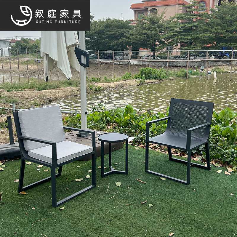 户外金属桌椅别墅庭院露天防水家具组合酒店民宿室外防腐家用桌椅