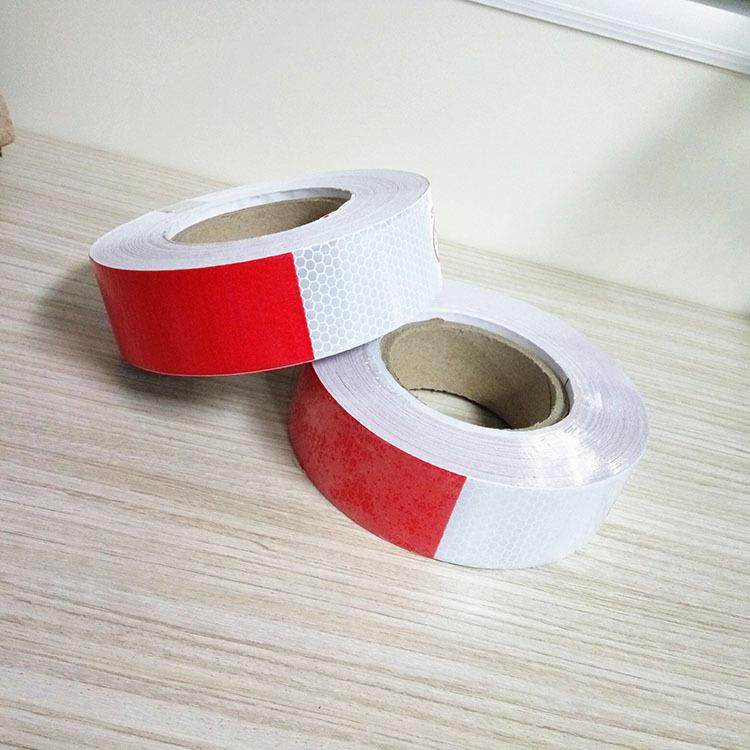 供应红白直纹反光带汽车反光贴反光条交通设施,纺织面料/辅料/配套,纺织机械配件,淘宝优惠券,粉丝福利购,淘宝优惠卷