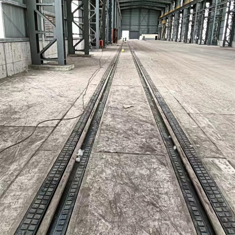 铁路地铁车库橡胶填充块 燕尾槽橡胶扣条 轮缘槽橡胶嵌条