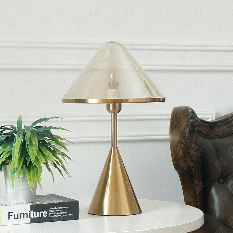 美式现代个性台灯设计师卧室床头灯铜色玻璃灯罩沙发边几桌灯1028