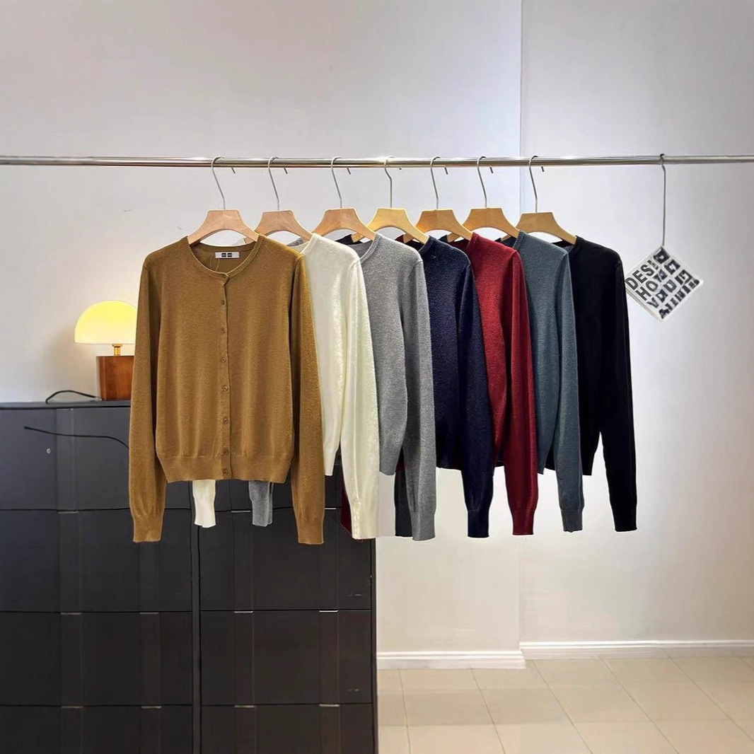 25秋冬新款478331女装精纺美利奴羊毛圆领长袖针织开衫可机洗氨纶