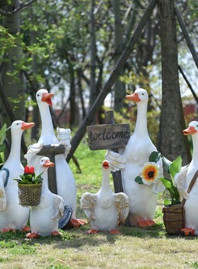 户外卡通鸭子雕塑花园庭院幼儿园草坪装饰品迎宾动物花缸公园摆件