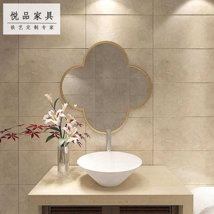 客厅简约壁挂金色梅花镜家用装饰镜欧式铁艺化妆镜创意异形浴室镜