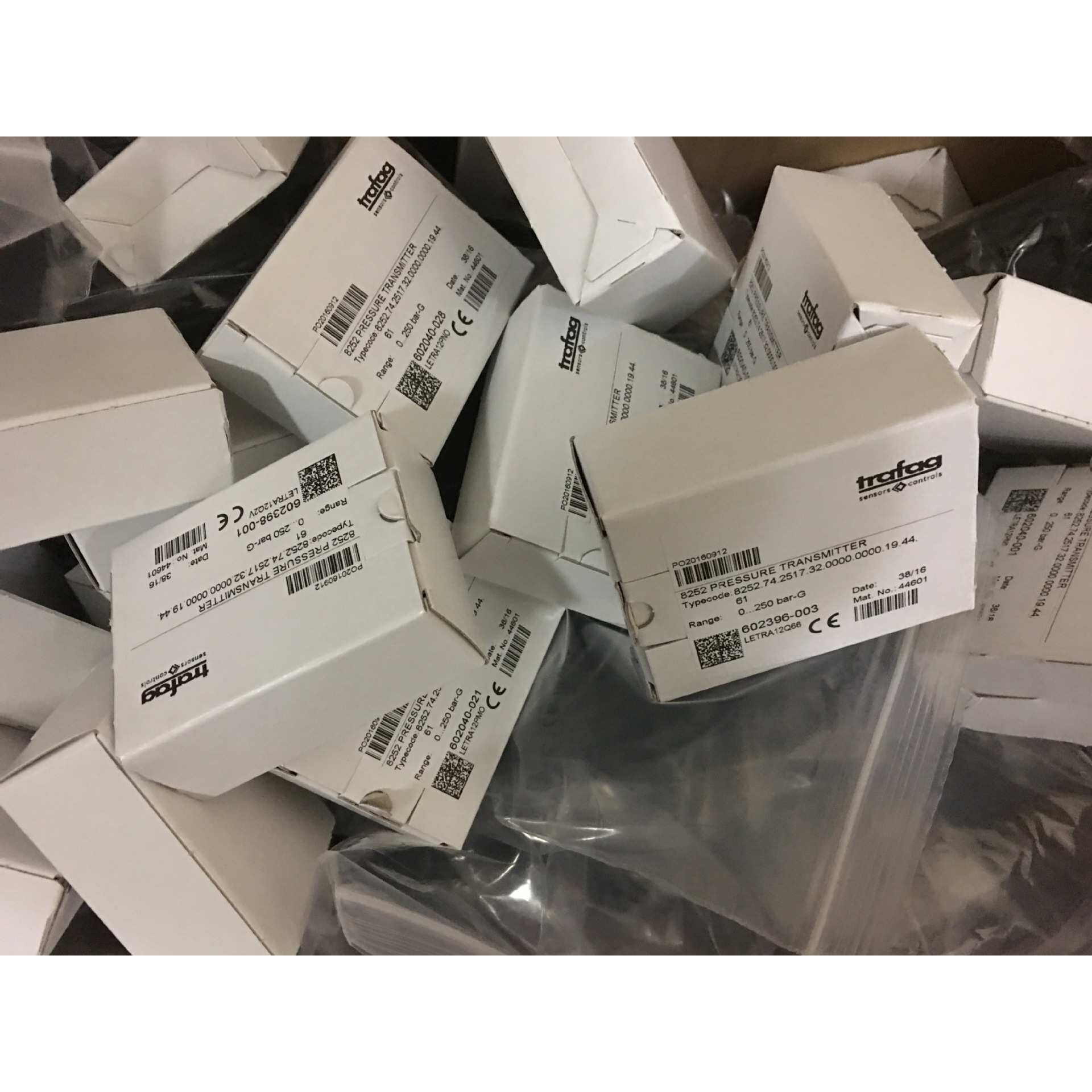 瑞士TRAFAG压力传感器变送器微小尺寸 8252.74.2517 250bar