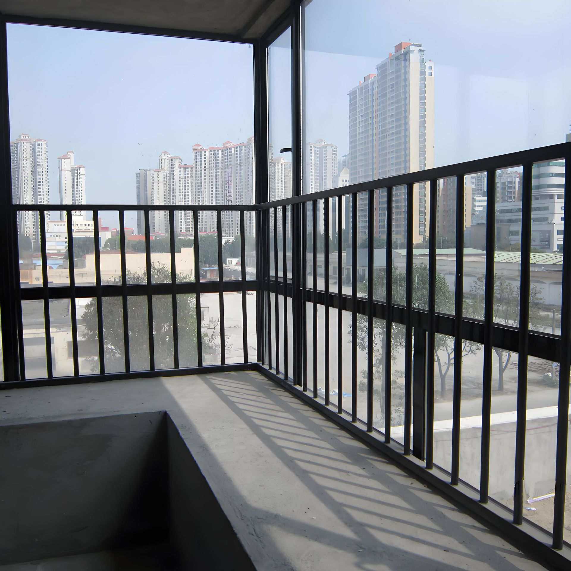 加工阳台护栏锌钢小区楼顶露台围栏铁艺室外防护栏杆别墅楼梯扶手