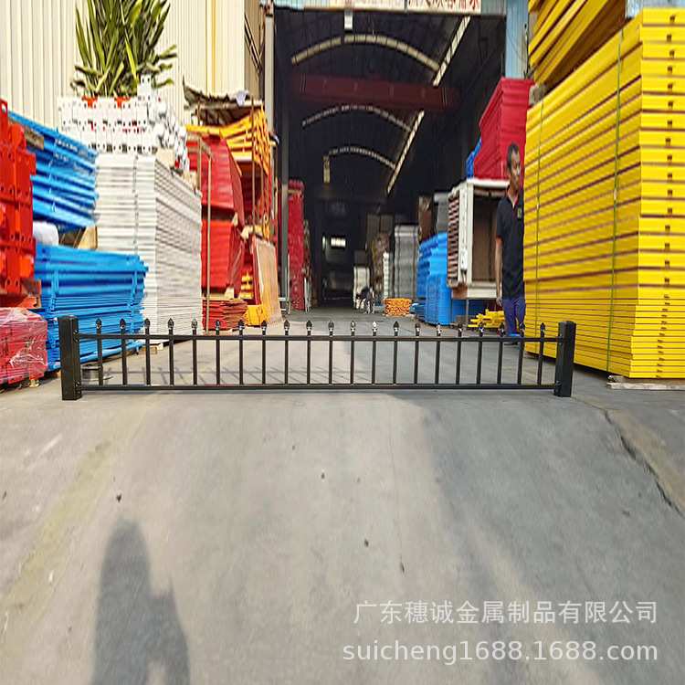 防护栏城市道路小区围栏马路中央隔离栏杆 规格型号多样 造型美观