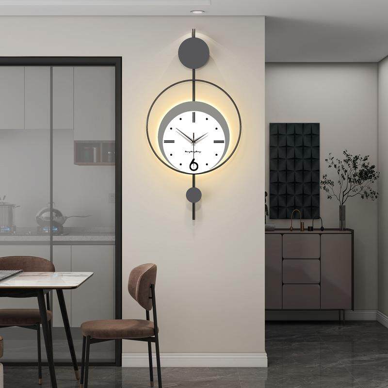 时钟挂墙高级感家用餐厅装饰挂钟免打孔现代简约创意钟表客厅静音