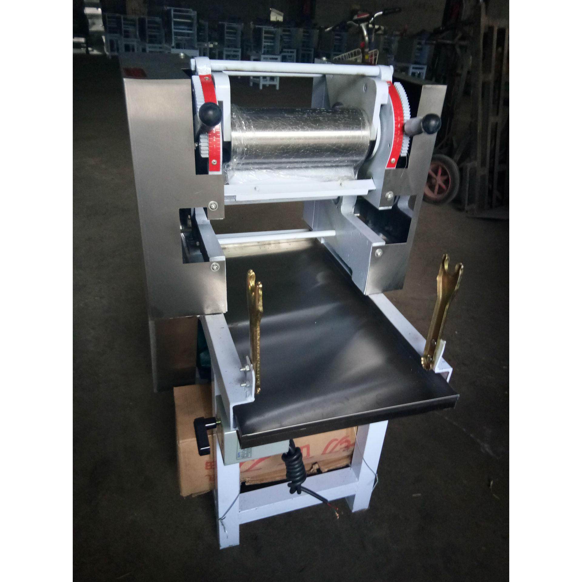 直批面条机家用小型台式挂面机商用不锈钢大型立式面条机